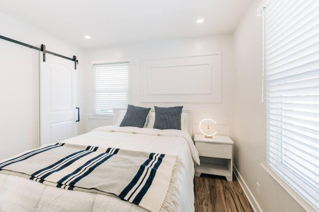 Beautiful Luxury Home Freshly Renovated With Big Yard, Seating & Grill Pad Cottage Grove Exterior foto